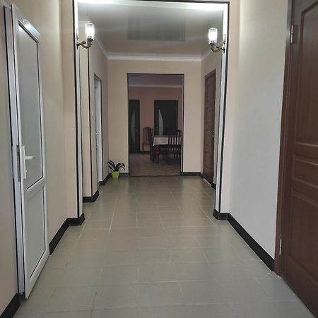 Hotel Гостевой Дом Лума Sukhumi Exterior foto